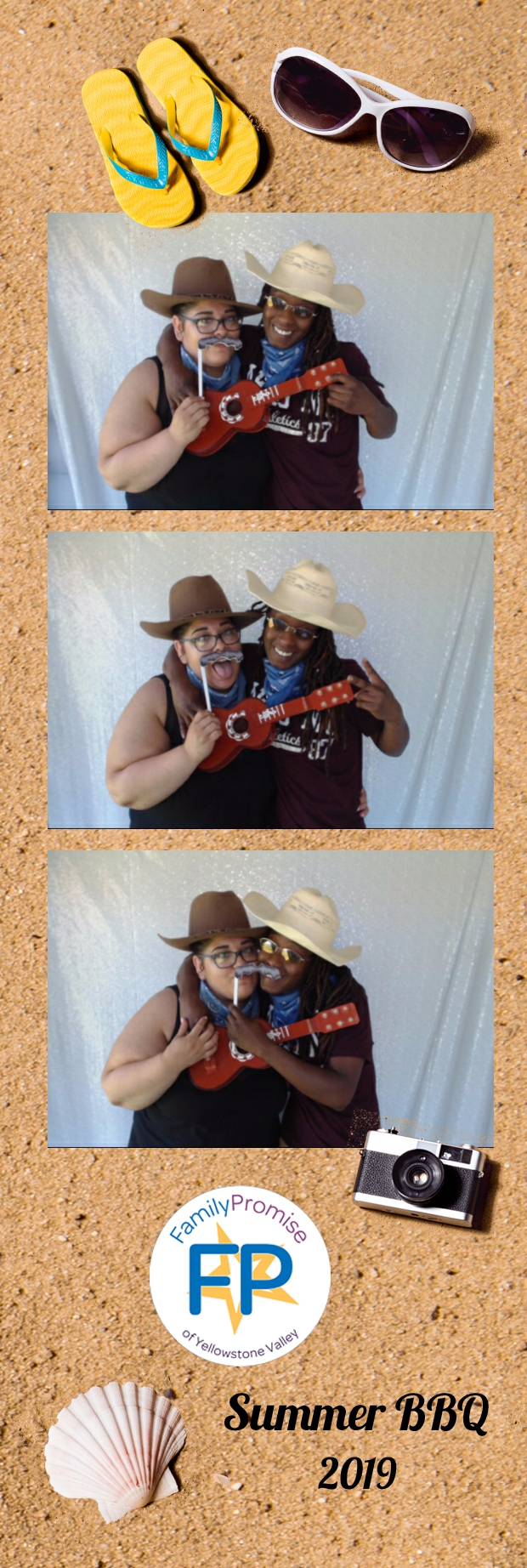 Family BBQ | View more photos from the event at gallery.photoboothbillings.com/u/PhotoBoothBillings/Family-BBQ